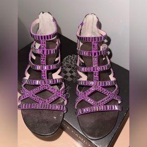 NEW VINCE CAMUTO SANDALS